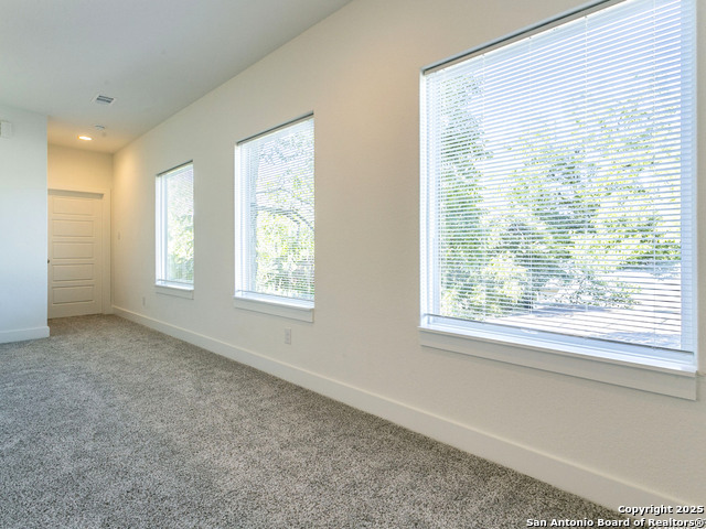 Listing photo id 18 for 1430 Hays