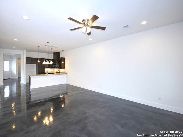 Listing photo id 1 for 1430 Hays