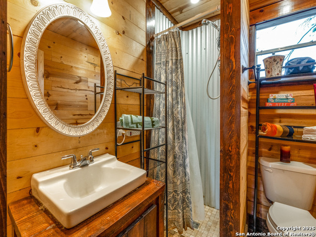 Listing photo id 18 for 2831 County Road 430