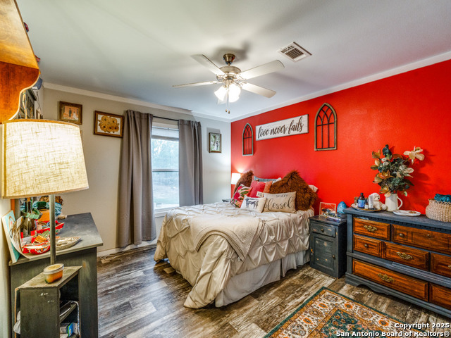 Listing photo id 6 for 2831 County Road 430