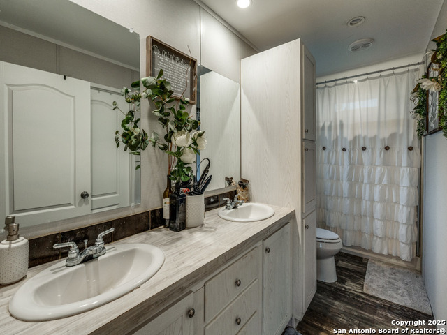 Listing photo id 7 for 2831 County Road 430