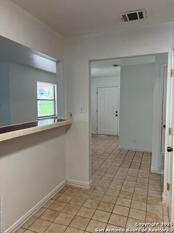 Listing photo id 10 for 5034 Driskill St
