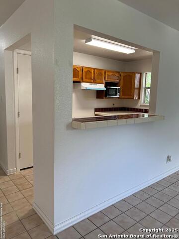 Listing photo id 14 for 5034 Driskill St