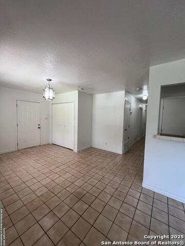 Listing photo id 16 for 5034 Driskill St