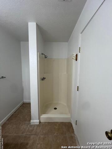 Listing photo id 22 for 5034 Driskill St