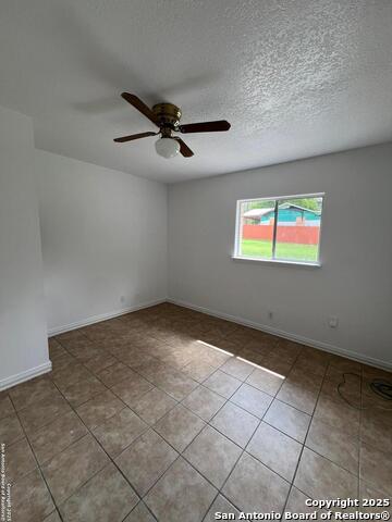 Listing photo id 28 for 5034 Driskill St