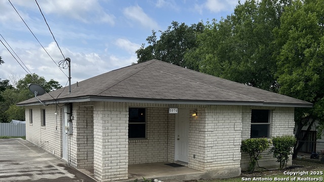 Listing photo id 6 for 5034 Driskill St