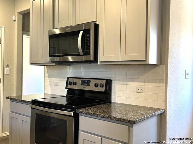 Listing photo id 9 for 7879 Abbey