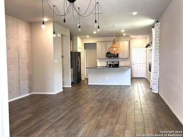 Listing photo id 2 for 7879 Abbey