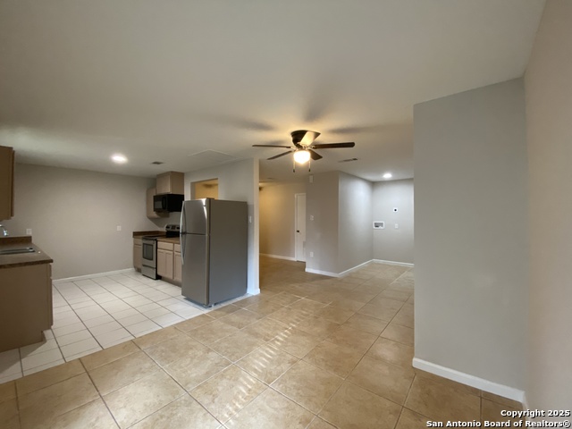 Details for 203 Greenlawn, Pleasanton, TX 78064