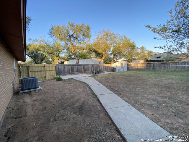 Image 6 of 6 For 203 Greenlawn