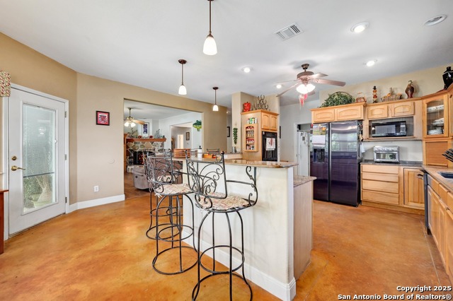 Listing photo id 11 for 108 Headwaters Ranch Rd