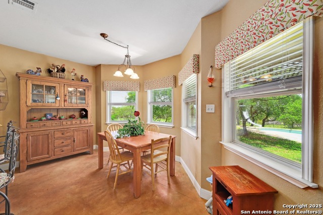 Listing photo id 13 for 108 Headwaters Ranch Rd