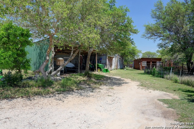 Listing photo id 3 for 108 Headwaters Ranch Rd