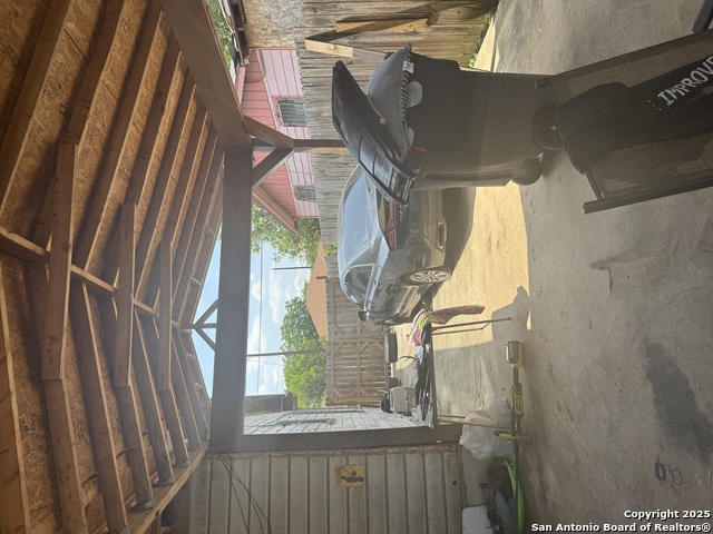 Listing photo id 8 for 2406 Dahlgreen