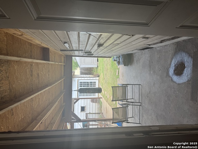 Listing photo id 13 for 2406 Dahlgreen