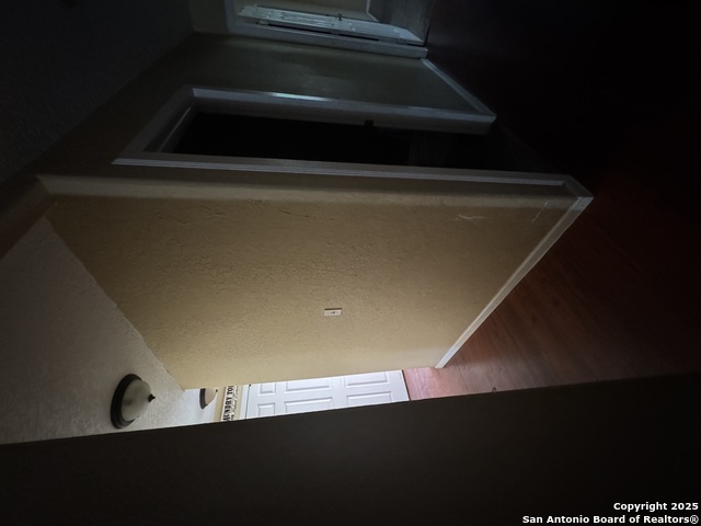 Listing photo id 21 for 2406 Dahlgreen