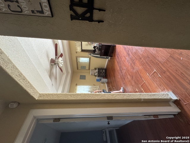 Listing photo id 22 for 2406 Dahlgreen