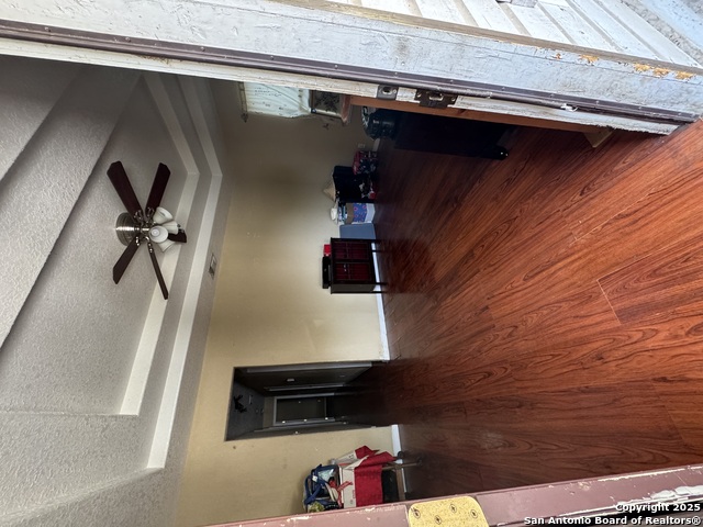 Listing photo id 29 for 2406 Dahlgreen