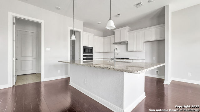 Listing photo id 10 for 212 Big Bend