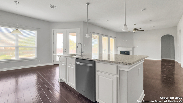 Listing photo id 11 for 212 Big Bend