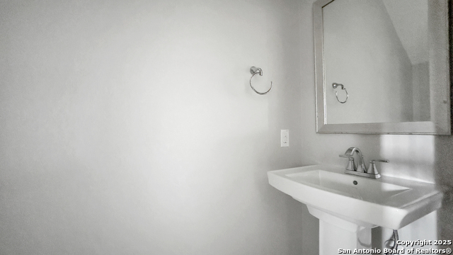 Listing photo id 21 for 212 Big Bend