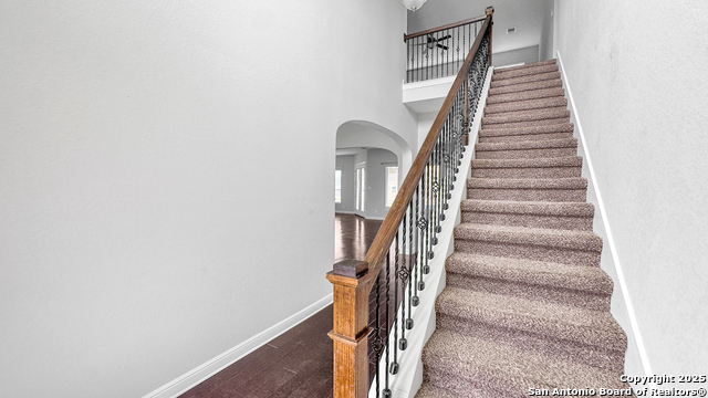 Listing photo id 4 for 212 Big Bend