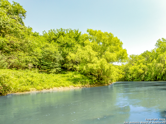 Details for 237 County Road 393, Runge, TX 78151