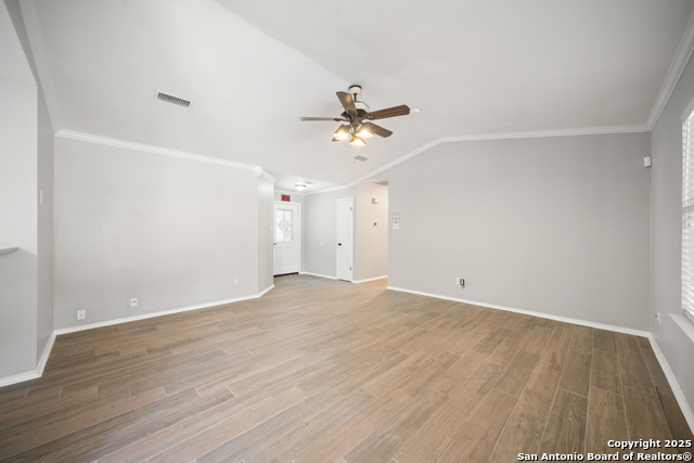 Listing photo id 8 for 209 Main S