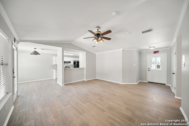 Listing photo id 9 for 209 Main S