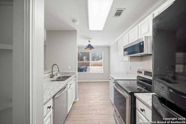 Listing photo id 12 for 209 Main S