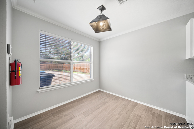 Listing photo id 13 for 209 Main S
