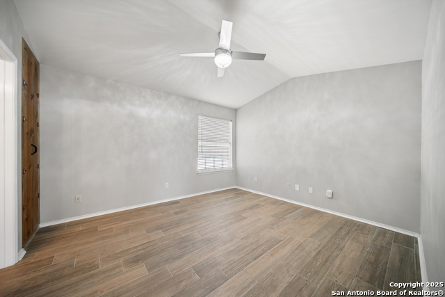 Listing photo id 15 for 209 Main S