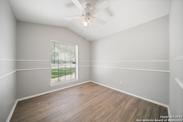 Listing photo id 19 for 209 Main S