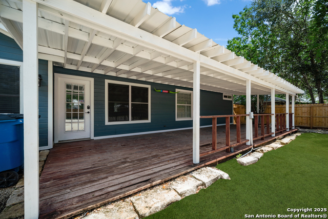 Listing photo id 22 for 209 Main S