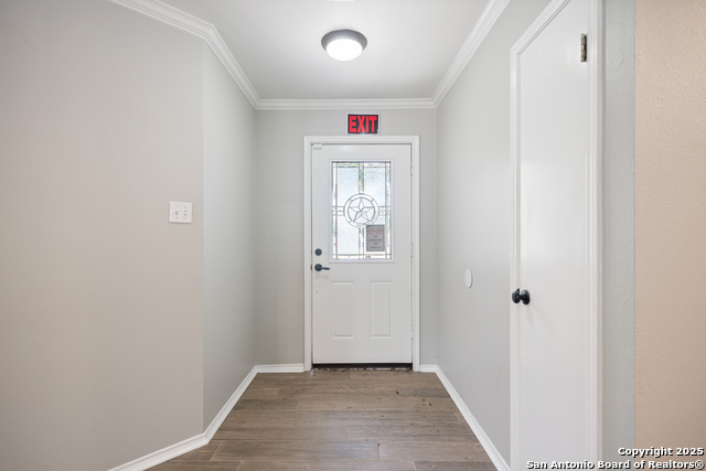 Listing photo id 5 for 209 Main S