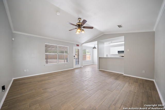 Listing photo id 6 for 209 Main S