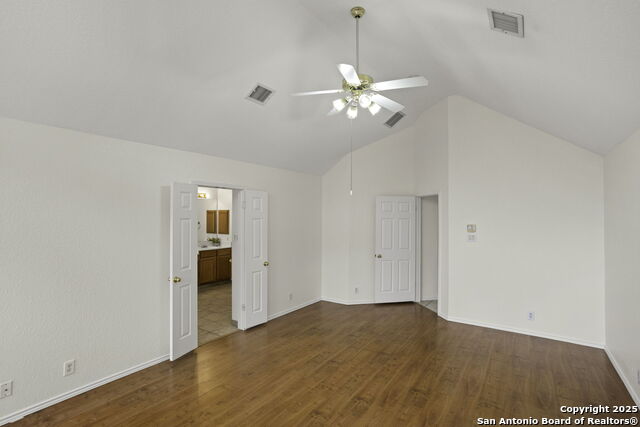 Listing photo id 14 for 13522 Barsan