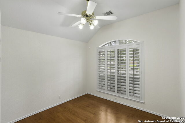 Listing photo id 17 for 13522 Barsan