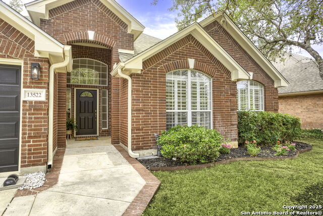 Listing photo id 2 for 13522 Barsan