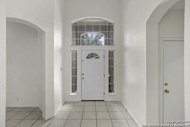 Listing photo id 3 for 13522 Barsan