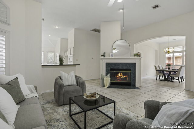 Listing photo id 4 for 13522 Barsan