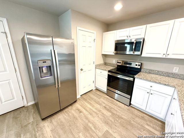 Image 9 of 23 For 7614 Crestway Ridge