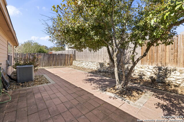 Image 26 of 29 For 711 Silverado Way