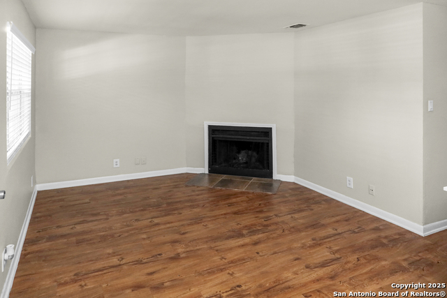 Image 6 of 13 For 483 Laurel  605