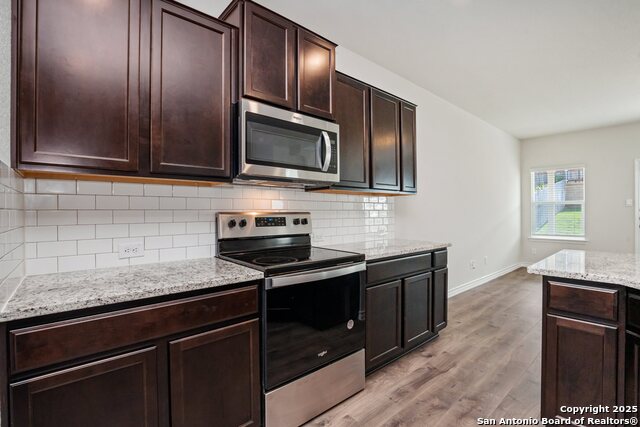 Listing photo id 8 for 2926 Wentwood Run