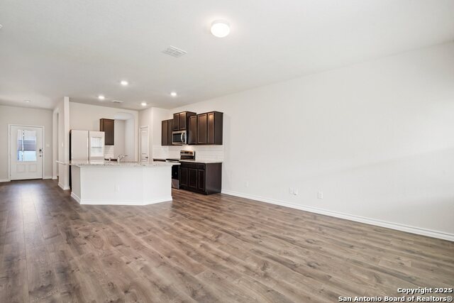 Listing photo id 10 for 2926 Wentwood Run