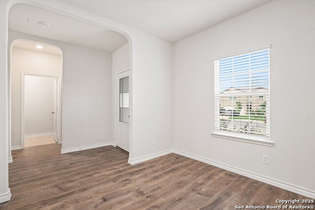 Listing photo id 4 for 2926 Wentwood Run