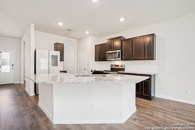 Listing photo id 7 for 2926 Wentwood Run