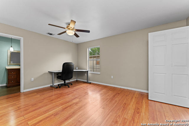 Listing photo id 9 for 451 San Joaquin N